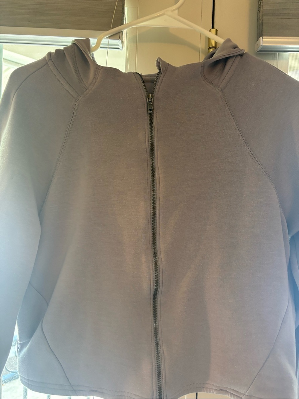 Hollister Gilly Hicks Full-Zip light purple
some pilling shown in pictures